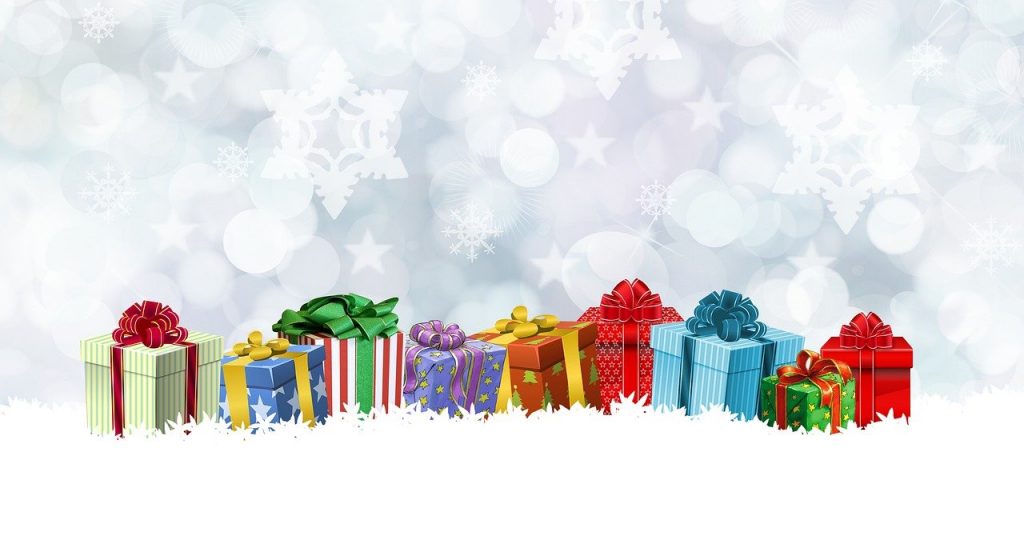 christmas, gifts, snow-3030279.jpg